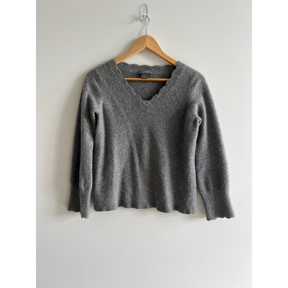 Ann Taylor Sweater Womens Large Gray 100% Cashmere Scalloped V-Neck Long Sleeve
